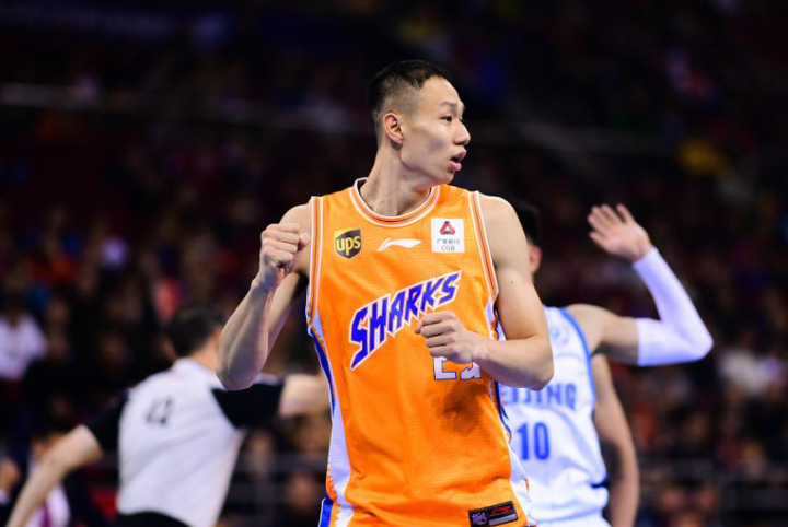 窗口期体能课后，上海久事篮板制胜备战意甲，底气十足，身体对抗强度拉满的简单介绍